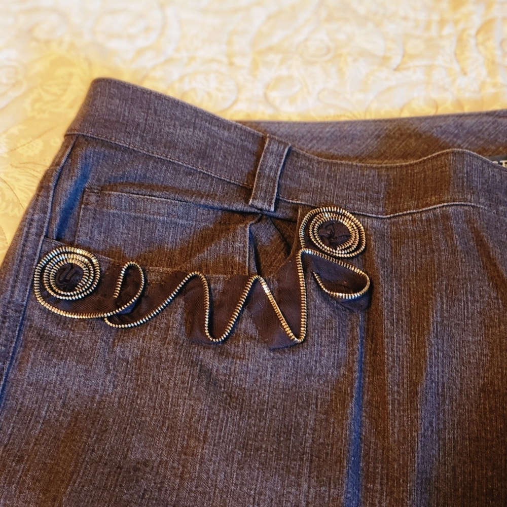 St. John Couture Brown Jeans with Unique Embellishment, Size 16